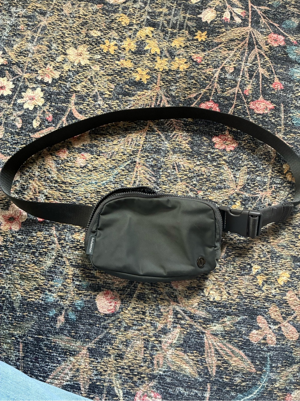 Lululemon Everywhere Belt Bag